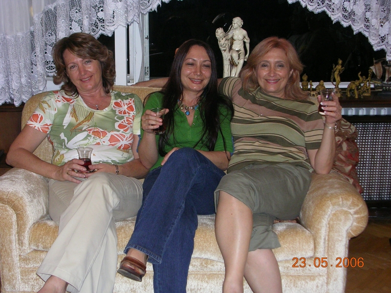 Fulya, Yonca, Oya Halalar